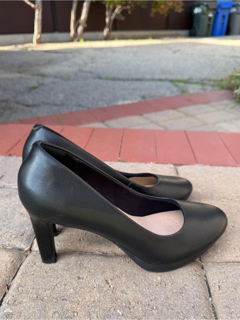 Clarks Collection Black Pump High Heels, size 8.5